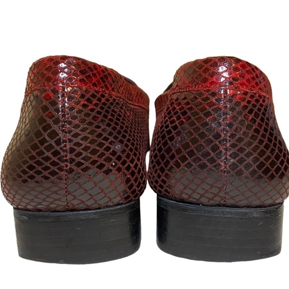 STUART Weitzman Red snake skin embossed loafers size 10 - Picture 7 of 10